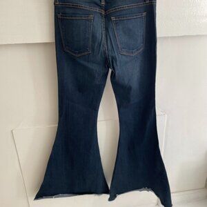 FREE PEOPLE (BELL BOTTOM JEANS)